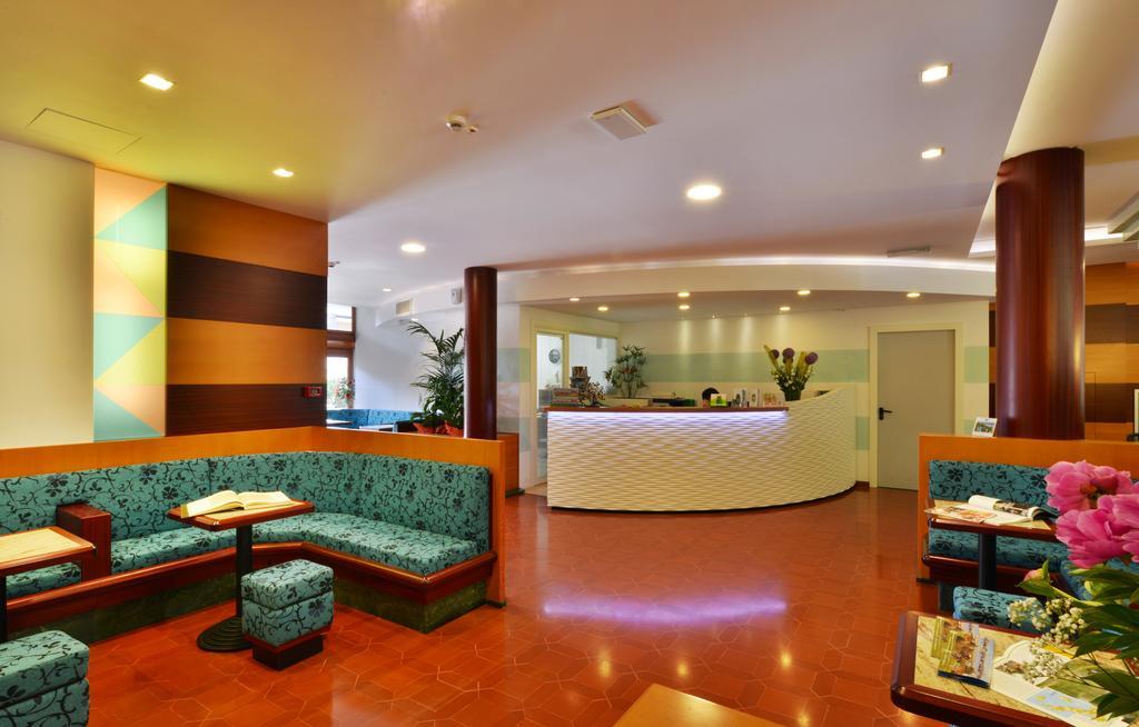 Park Hotel Pineta&Dependance Suite Eraclea Mare Esterno foto